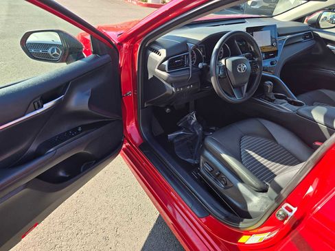 Used 2024 Toyota Camry SE image 19