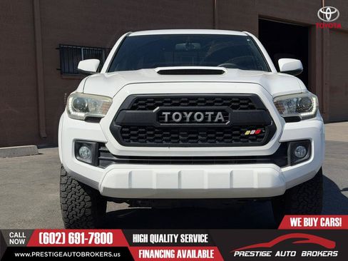 Used 2017 Toyota Tacoma TRD Sport w/ Tow Package (A/T) AWD/4WD image 3
