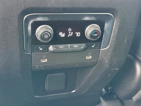 Used 2023 Chevrolet Suburban Premier AWD/4WD image 12