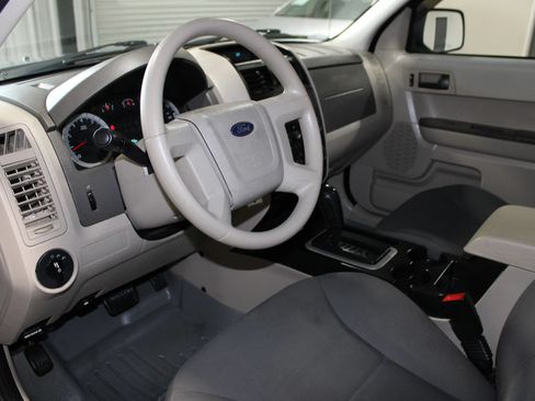 Used 2008 Ford Escape XLS FWD image 18