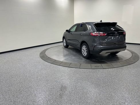 Certified 2022 Ford Edge SEL w/ Convenience Package image 9