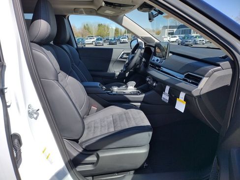 New 2026 Mitsubishi Outlander SE AWD/4WD image 12