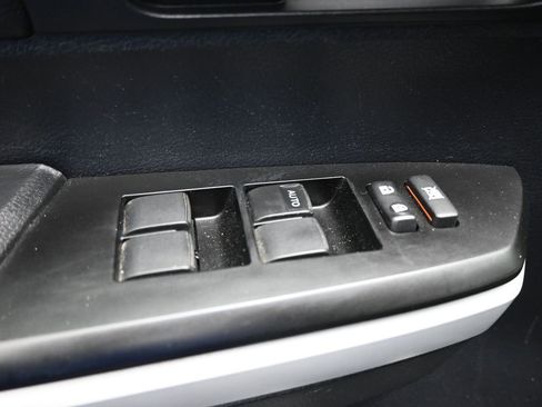Used 2019 Toyota Tundra SR5 AWD/4WD image 10