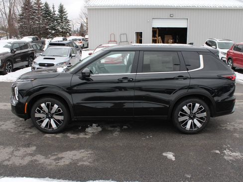 New 2026 Mitsubishi Outlander SE AWD/4WD image 4