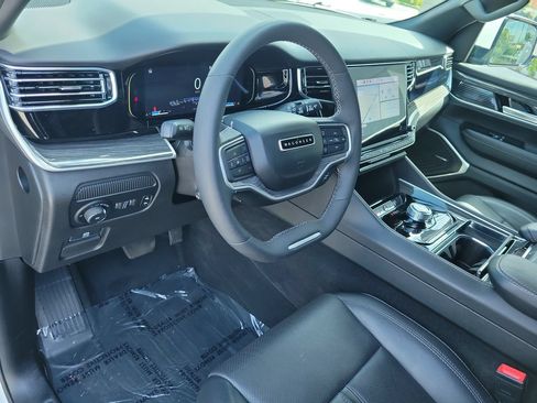 Used 2022 Jeep Wagoneer Series III w/ Flexible Seating Group RWD image 25