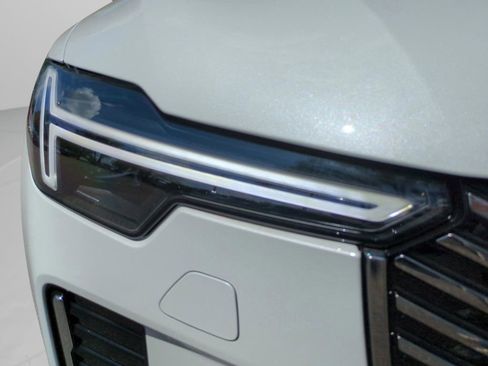 New 2026 Volvo XC90 T8 Plus w/ Protection Package Premier AWD/4WD image 24