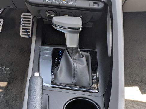 Used 2025 Hyundai Elantra Sport FWD image 13