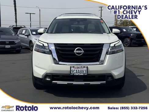 Used 2022 Nissan Pathfinder SL w/ SL Premium Package FWD image 2
