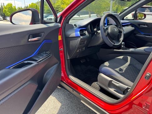 Used 2021 Toyota C-HR XLE FWD image 15