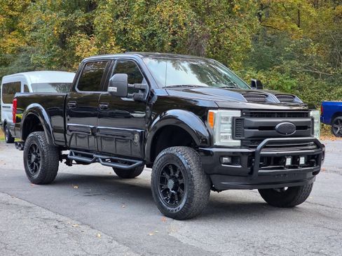Used 2017 Ford F250 Lariat w/ Lariat Ultimate Package AWD/4WD image 10