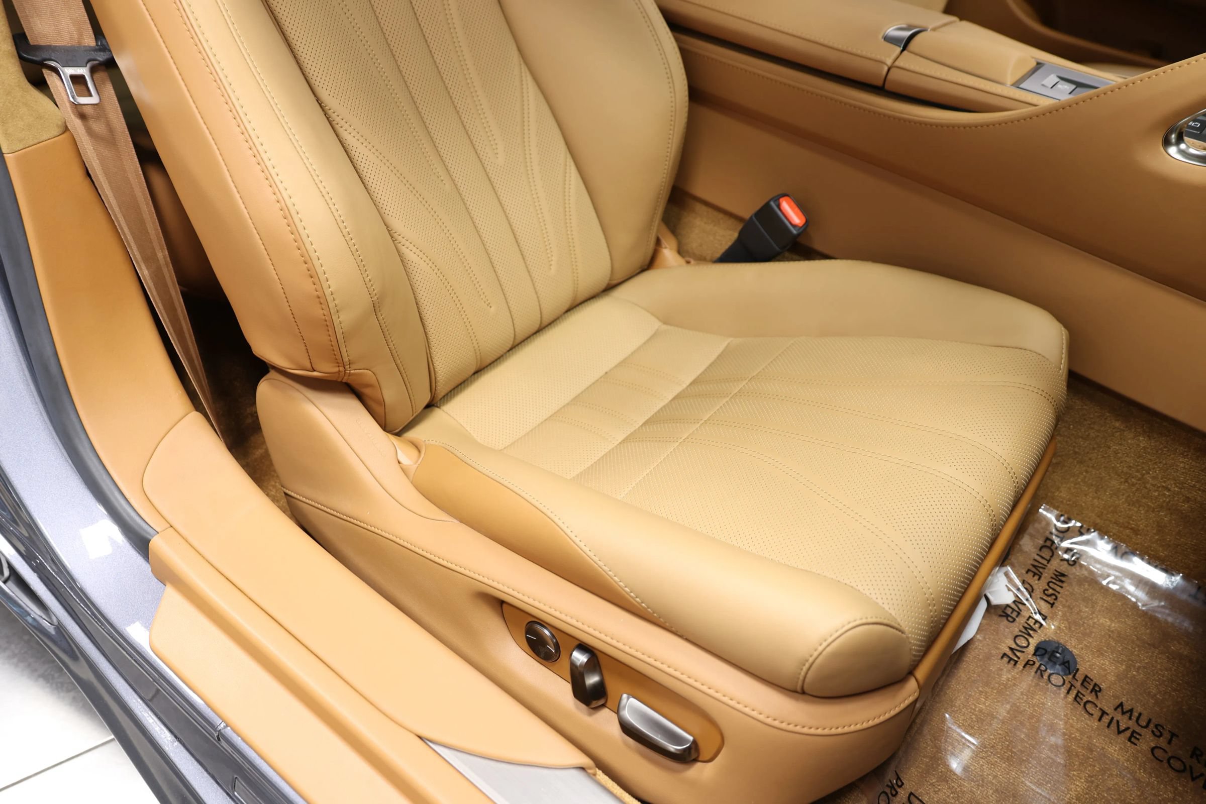 Used 2025 Lexus LC 500 Coupe w/ Touring Package RWD image 86