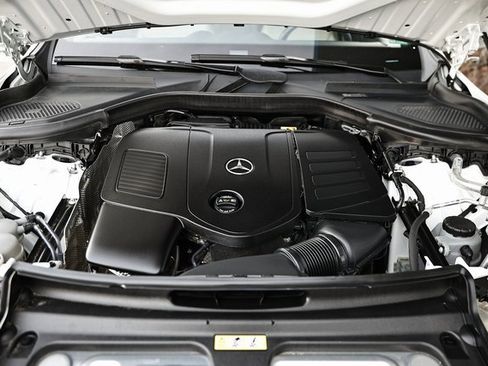 Used 2023 Mercedes-Benz GLC 300 4MATIC image 31