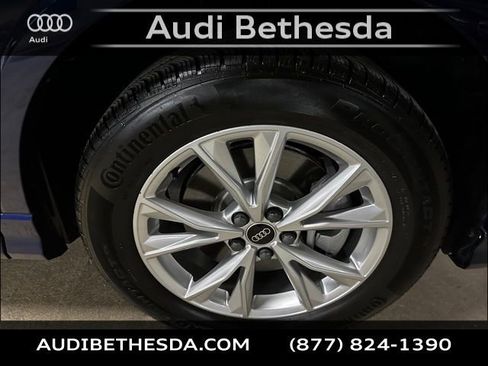 Used 2025 Audi Q3 2.0T Premium w/ Convenience Package image 9