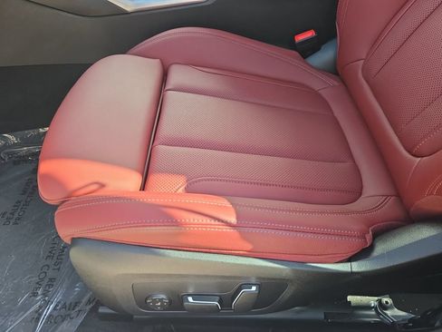 Used 2025 BMW 330i Sedan w/ M Sport Package RWD image 15