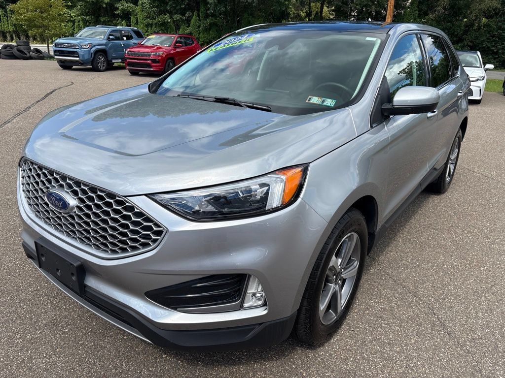 Used 2024 Ford Edge SEL w/ Convenience Package AWD/4WD image 2