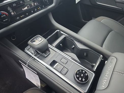 New 2025 Nissan Pathfinder SL image 27