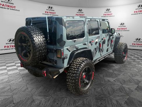 Used 2014 Jeep Wrangler Unlimited Sahara w/ Connectivity Group AWD/4WD image 37