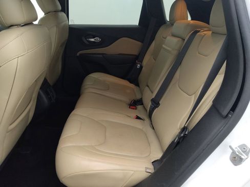 Used 2015 Jeep Cherokee Limited w/ Luxury Group FWD image 18