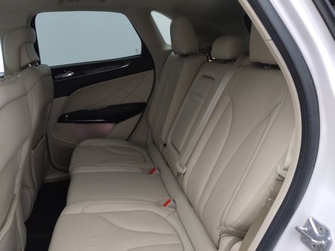 Used 2017 Lincoln MKC Reserve image 18