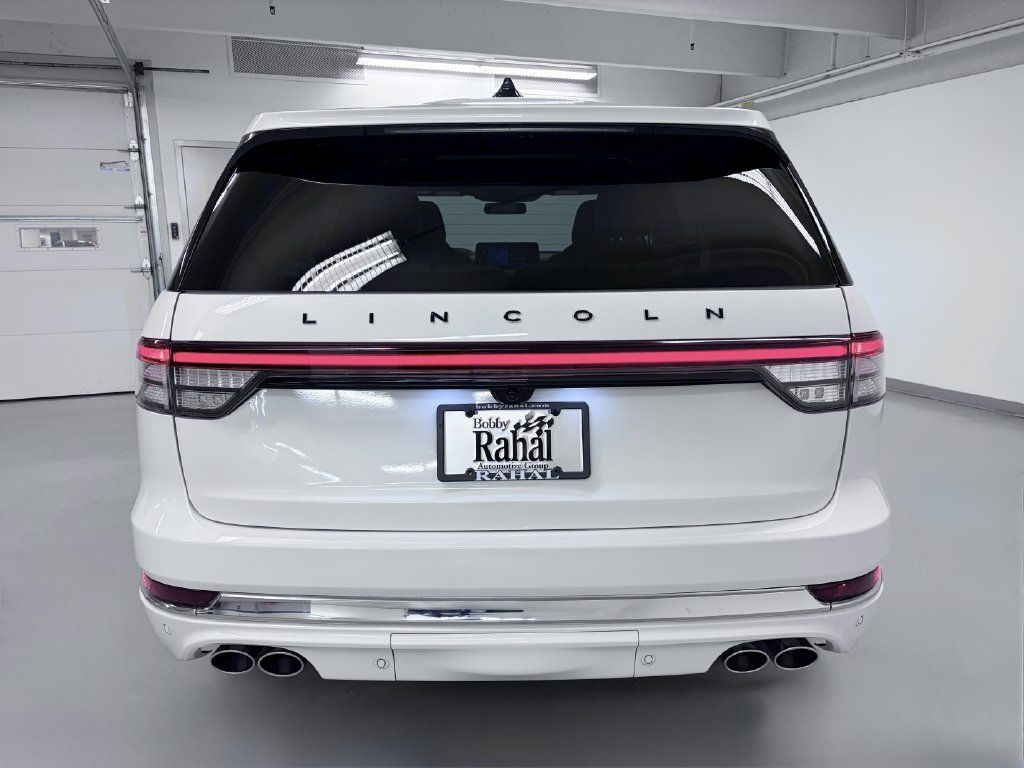 Used 2026 Lincoln Aviator Black Label w/ Dynamic Handling Package AWD/4WD image 5