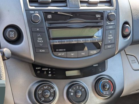 Used 2011 Toyota RAV4 4WD image 21