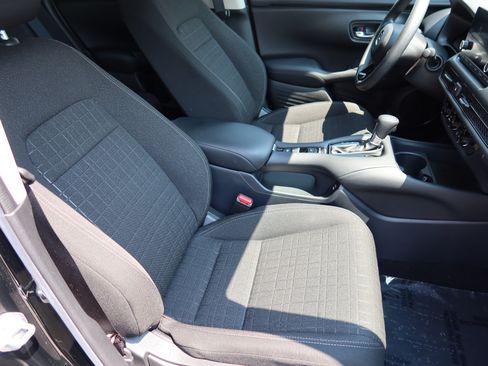 Used 2024 Honda HR-V LX image 12