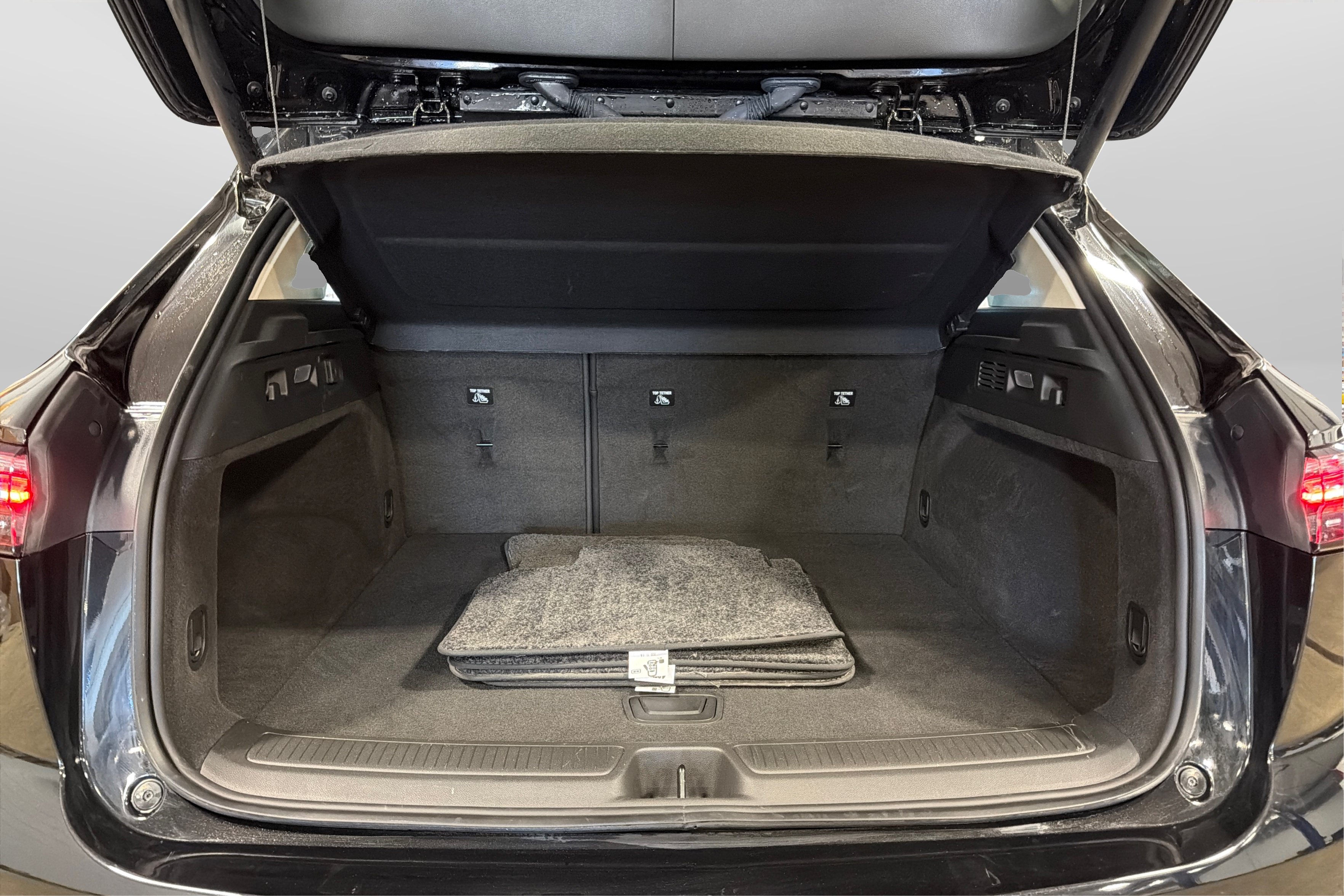 Used 2023 Buick Envision Avenir AWD/4WD image 48