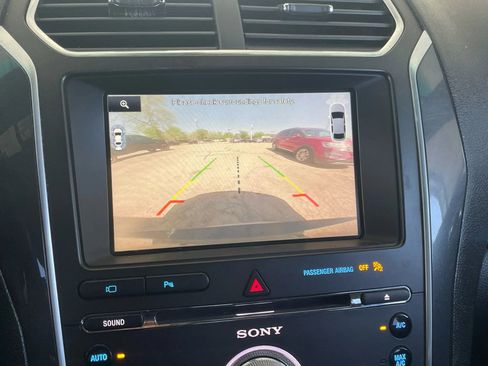 Used 2016 Ford Explorer Limited image 17