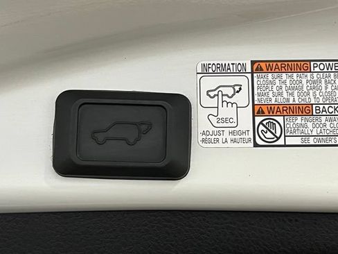 Certified 2016 Toyota RAV4 Limited AWD/4WD image 13