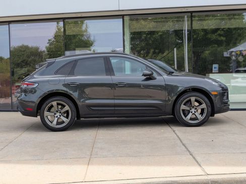Certified 2026 Porsche Macan AWD/4WD image 8