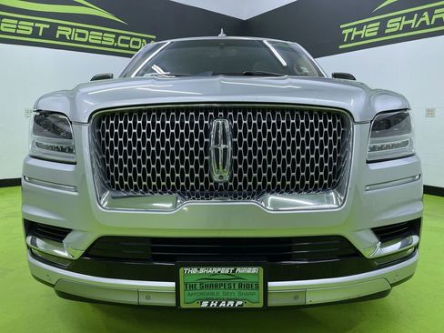 Used 2018 Lincoln Navigator L Reserve w/ Technology Package image 3