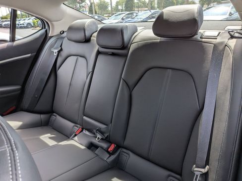 Used 2023 Genesis G70 2.0T RWD image 16