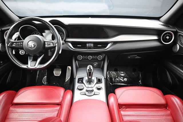 Used 2022 Alfa Romeo Stelvio Veloce AWD/4WD image 20