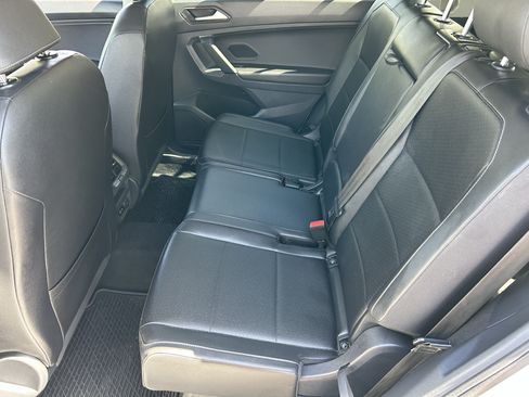 Used 2019 Volkswagen Tiguan SE FWD image 15