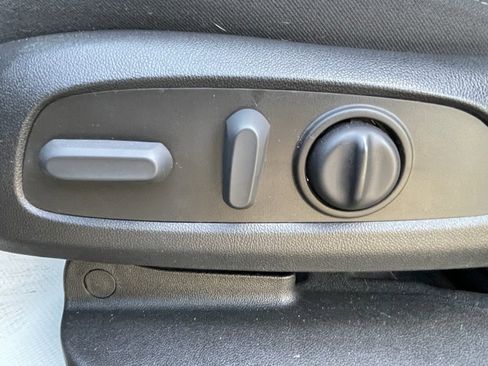 Certified 2023 Chevrolet Traverse LT image 29