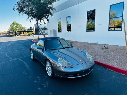 Used 2001 Porsche 911 Carrera image 2