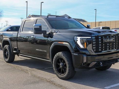 Used 2024 GMC Sierra 2500 Denali Ultimate image 1