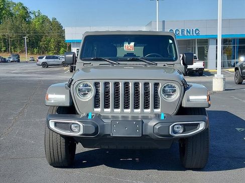 Used 2021 Jeep Wrangler Unlimited Sahara w/ Cold Weather Group AWD/4WD image 8