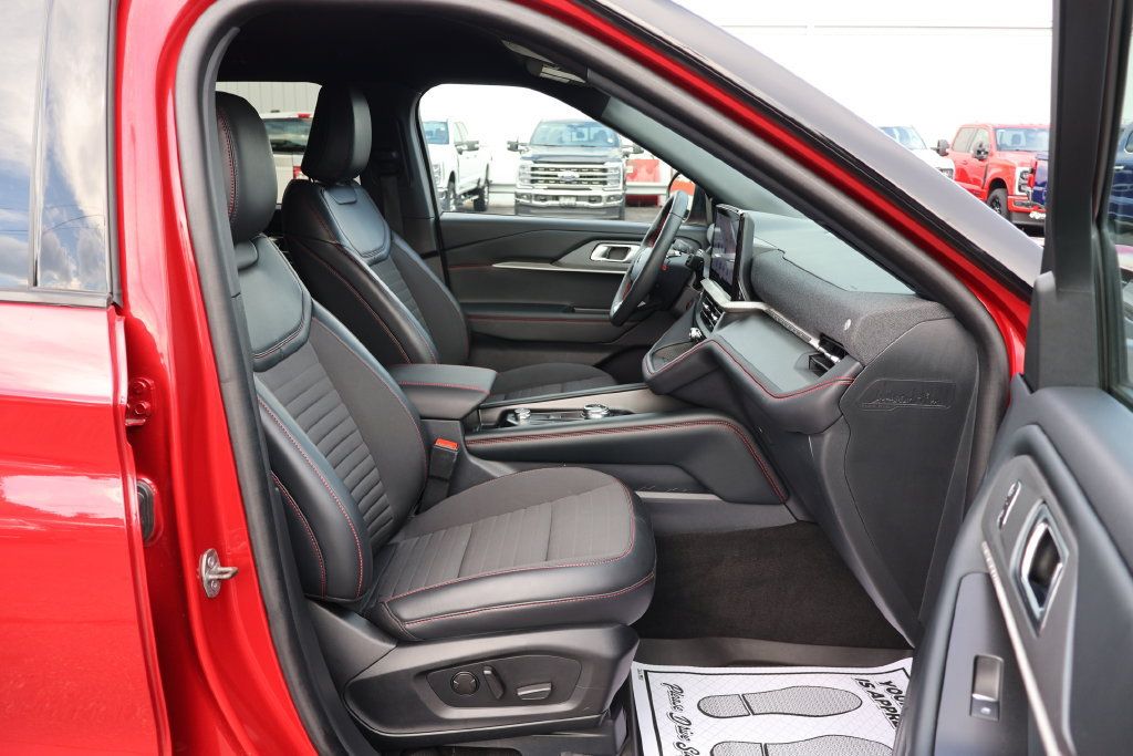 Used 2025 Ford Explorer ST-Line w/ Premium Package AWD/4WD image 28