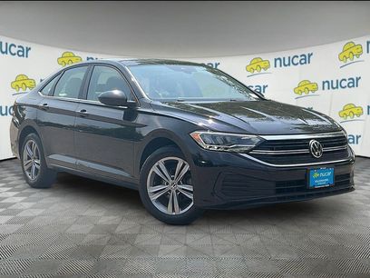 Used 2023 Volkswagen Jetta SE w/ Panoramic Sunroof Package