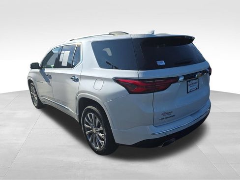 Used 2023 Chevrolet Traverse Premier FWD image 4