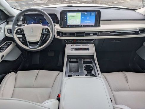 Used 2025 Lincoln Aviator Reserve w/ Equipment Group 201A image 14