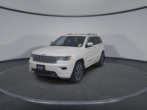 Used 2017 Jeep Grand Cherokee Overland w/ Jeep Active Safety Group AWD/4WD image 6