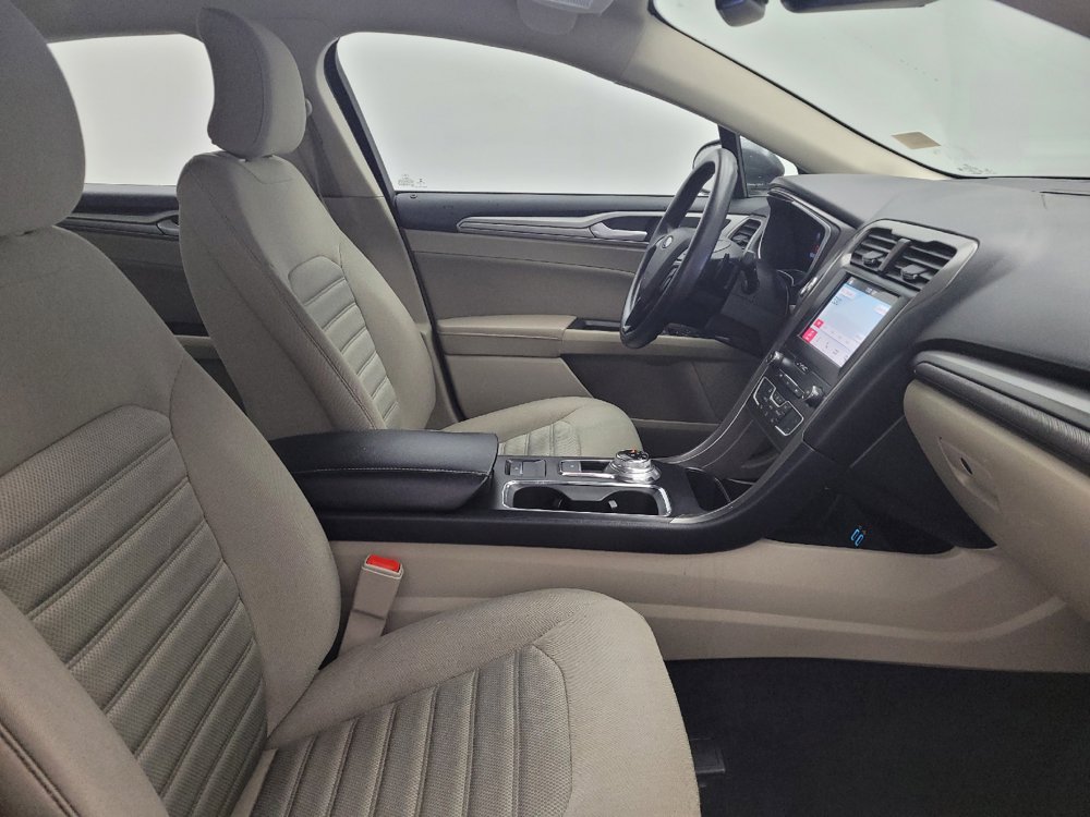 Used 2019 Ford Fusion SE FWD image 21