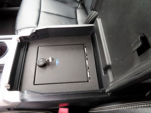 Used 2021 Ford F350 Lariat image 43