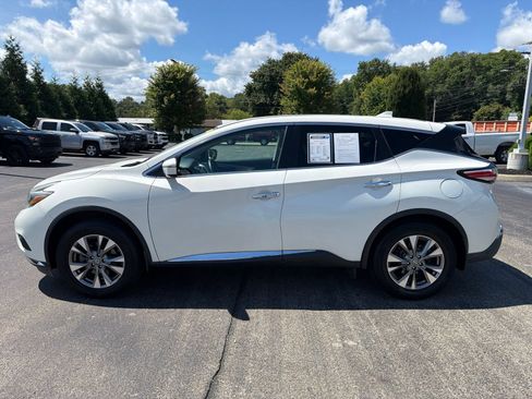 Used 2018 Nissan Murano S AWD/4WD image 2