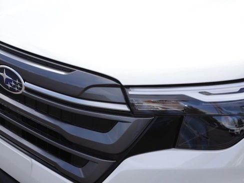 Used 2025 Subaru Forester Premium image 13