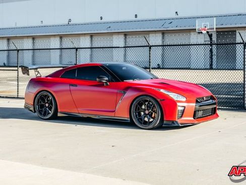 Used 2020 Nissan GT-R Premium w/ Premium Interior Package image 66