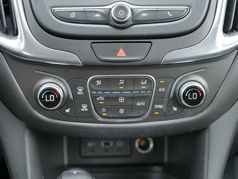 Used 2019 Chevrolet Equinox LT AWD/4WD image 32
