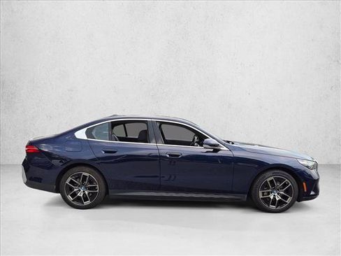 Used 2024 BMW i5 eDrive40i w/ Convenience Package RWD image 4